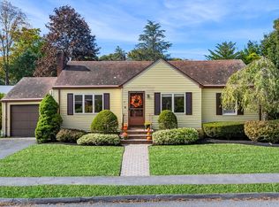 11 May St, Marblehead, MA 01945