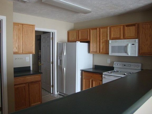 3rd image of 454 Dekalb Dr