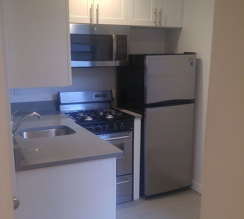 1st image of 3135 Crescent St APT 2A