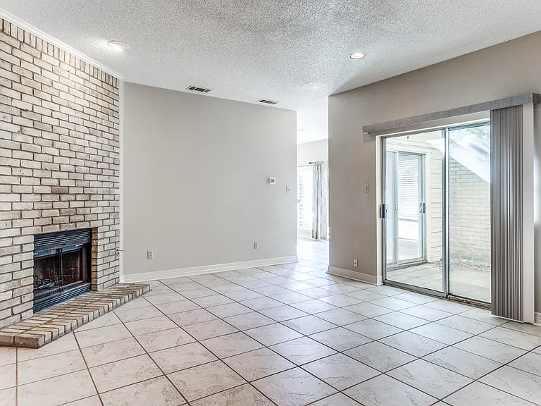 alternate view of living room (not staged)