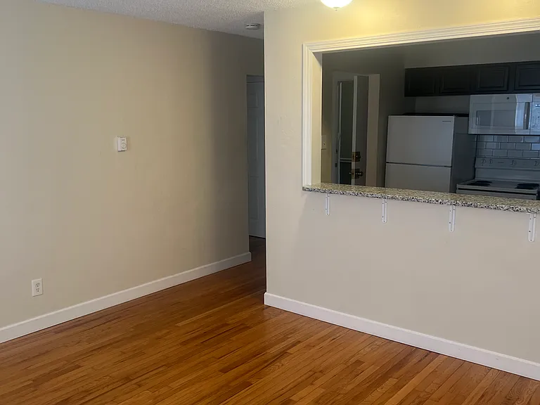 3199 Morganford Rd #10 — Photo 1