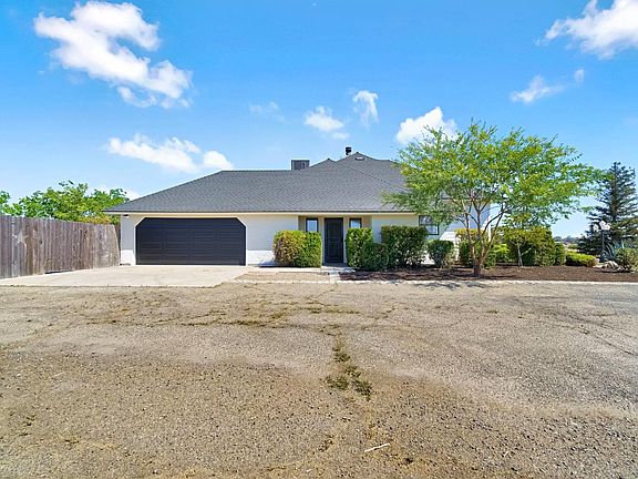 3rd image of 16936 Karen Rd
