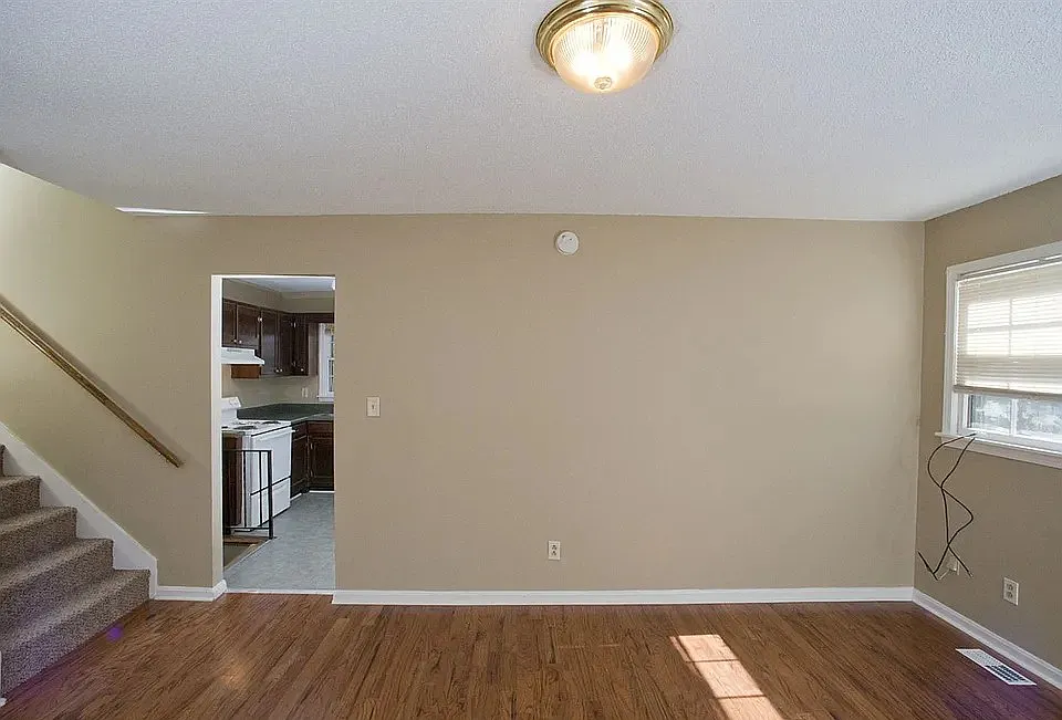 2624 Rockwell Rd NW — Photo 3