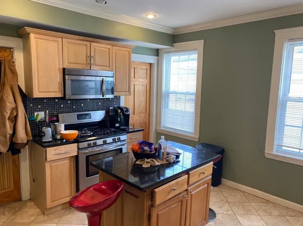 19 Pleasant St, Dorchester, MA