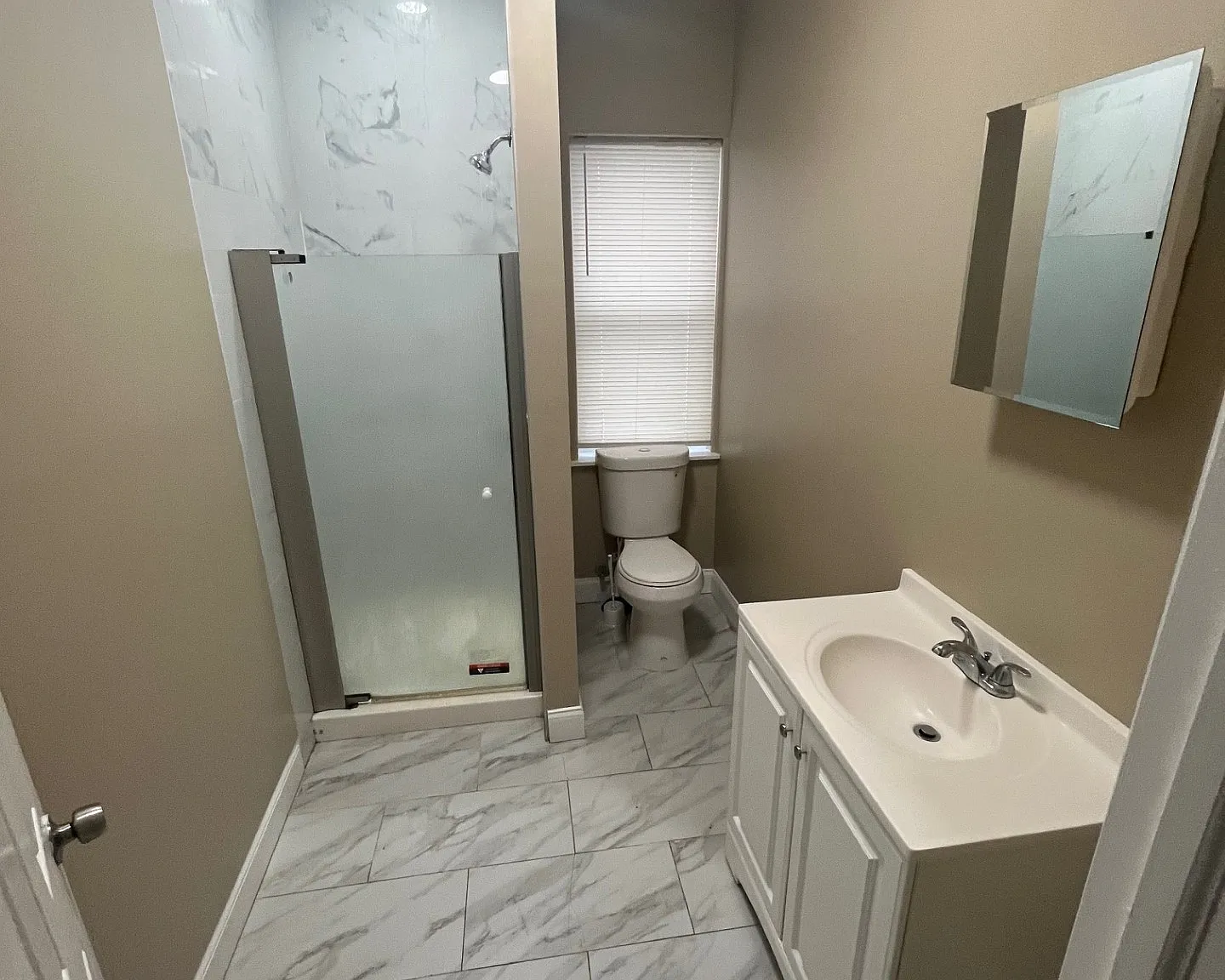 1 bed, 1100 sqft, $1,400 — Photo 3