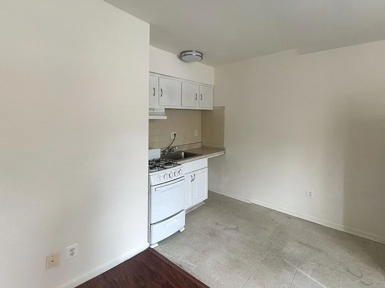Treeview Residences — Photo 12