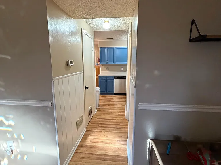 218 Moore Dr — Photo 2