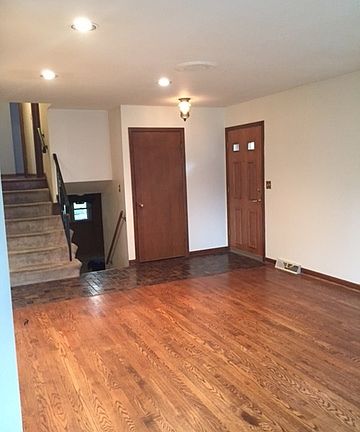 3rd image of 1724 Estes Ave