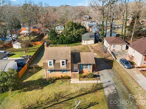 2nd image of 5545 Elsinore Pl