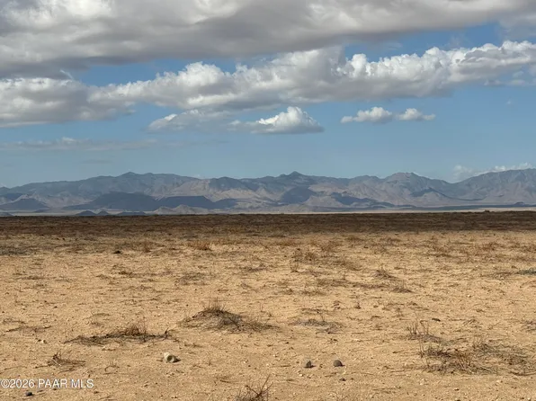 1488 Antares Rd, Kingman, AZ 86401