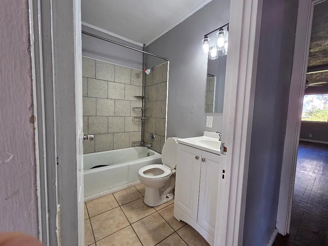 4 bed, 1309 sqft, $1,800 — Photo 4