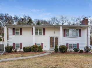 175 Old County Rd, Smithfield, RI 02917