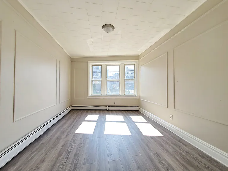 233 Fowler Ave #1E — Photo 3