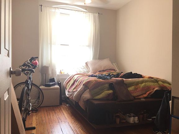 4th image of 1527 Spruce St APT 12