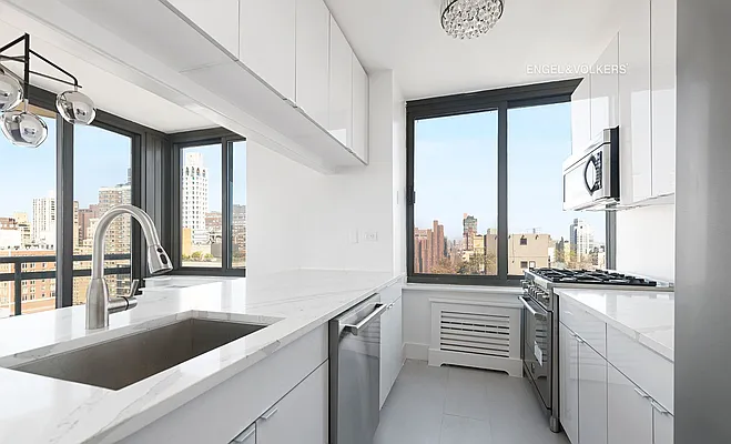 Rented by Engel & Völkers New York City | media 12