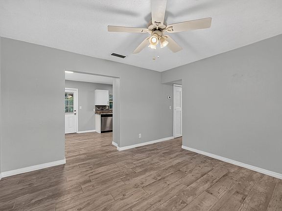 5th image of 2256 Inwood Cir S