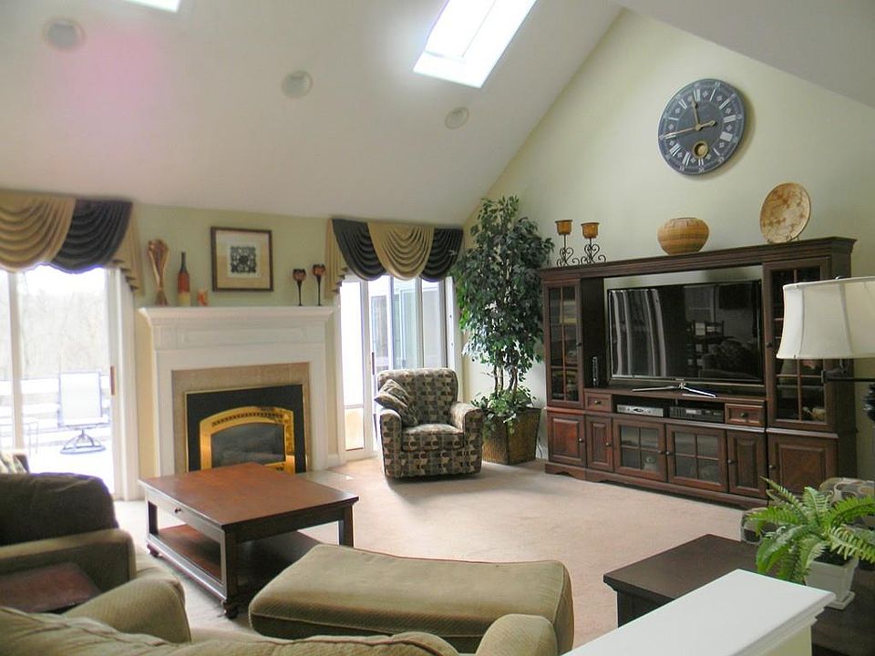 36 Hildreth St, Westford, MA 01886 Zillow