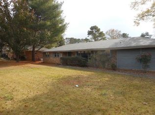 302 Wright Dr, Florence, AL 35633