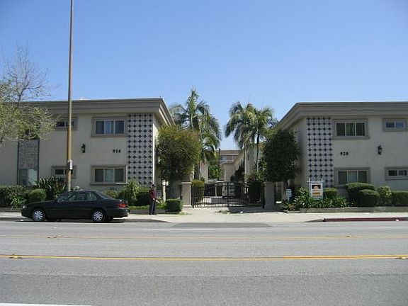 3rd image of 914 S Central Ave APT 17