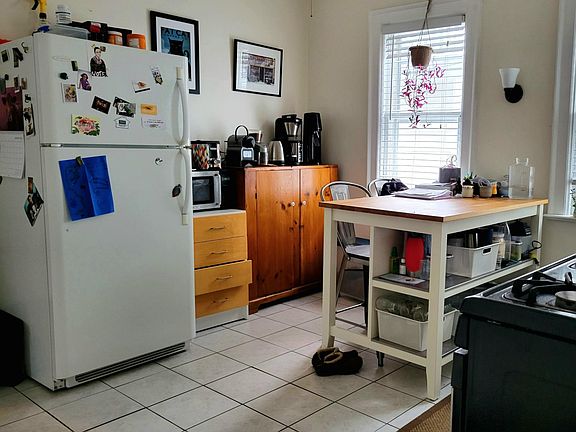4th image of 121 Greenfield St #3
