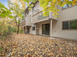 5515 E Oberlin Cir, Minneapolis, MN 55432