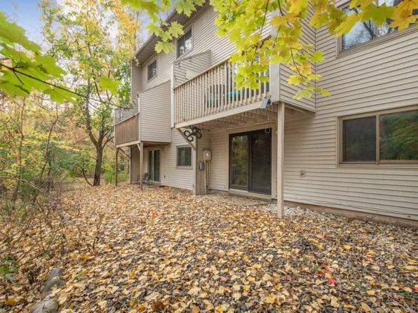 5515 E Oberlin Cir, Minneapolis, MN 55432