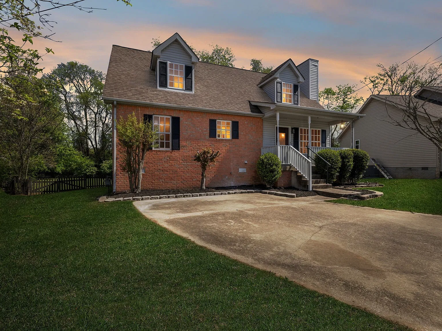 4 bed, 2.5 bath, 1684 sqft, $2,295 — Photo 2