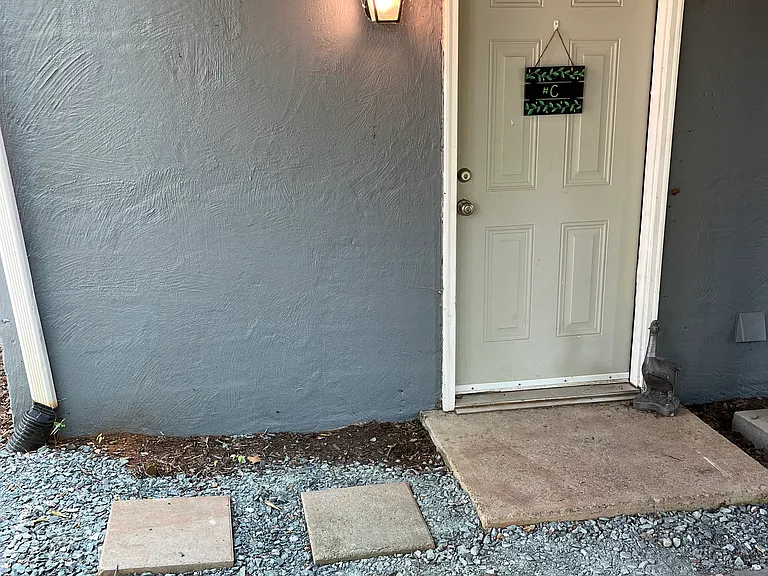 1214 Smith St #C — Photo 9