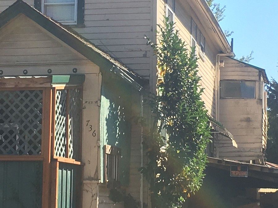 2nd image of 736 SE 1st St