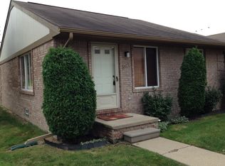 26751 Villa Calabrese, Warren, MI 48091