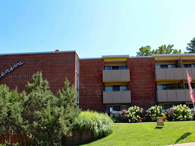 Geneva Apartments — Photo 6