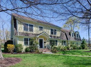 17 Oaklawn Rd, Fair Haven, NJ 07704