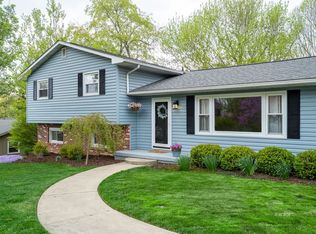 9 Roxbury Dr, Athens, OH 45701