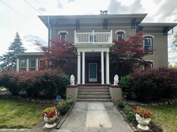 903 N Clinton Ave, Saint Johns, MI 48879