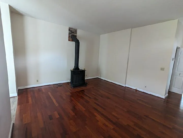 2210 Menard St #1F — Photo 6