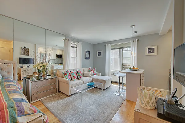 Sold by Benjamin Realty Since 1980 | media 4