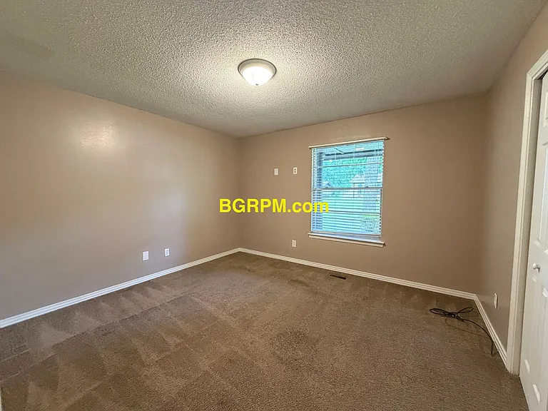 119 Foxdell Cir — Photo 6
