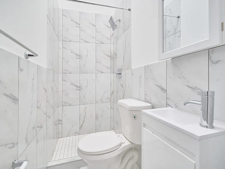 153 Norfolk St #B — Photo 3
