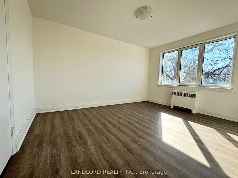 36 Wood Glen Rd #302 — Photo 12