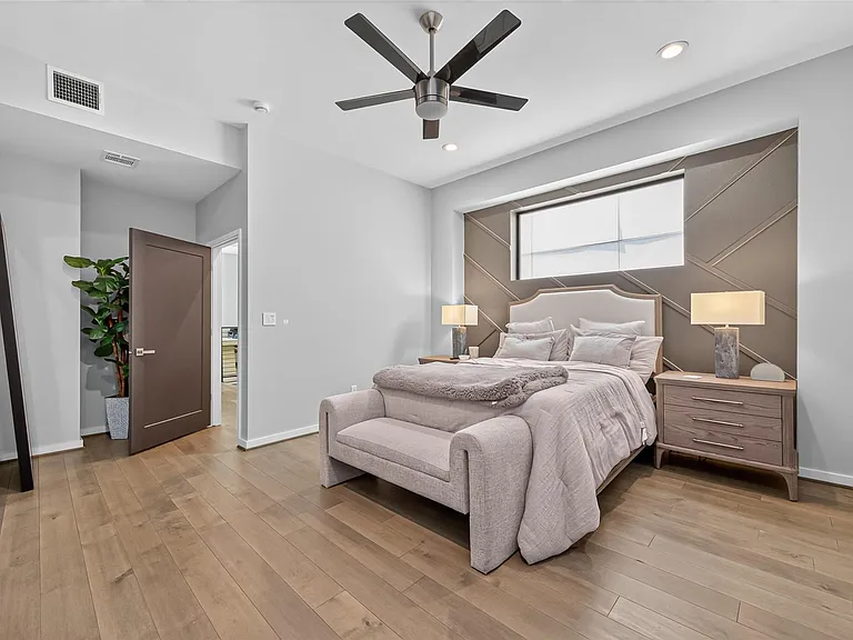 607 Memorial Heights Dr — Photo 22