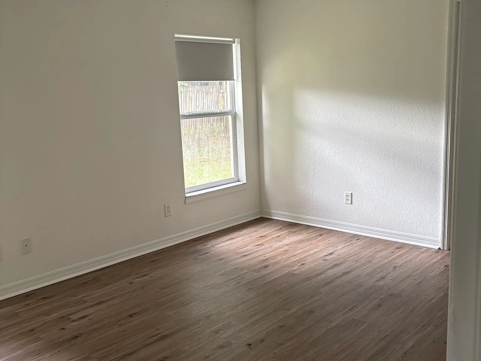 3 bed, 1596 sqft, $1,800 — Photo 4