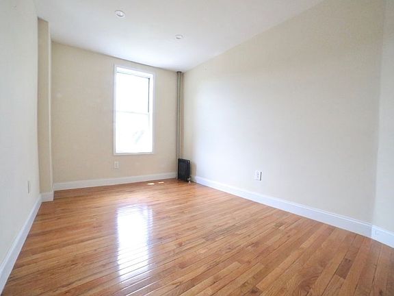 2nd image of 595 W 207th St APT 35