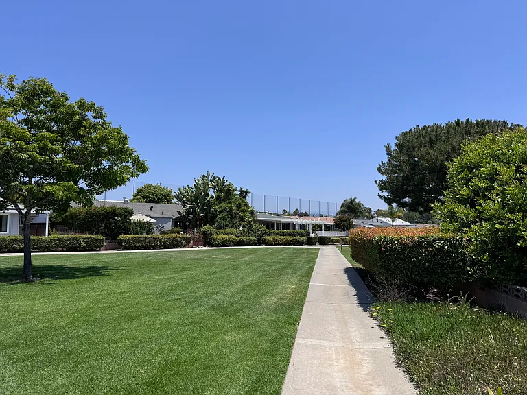 914 La Fiesta Way — Photo 34