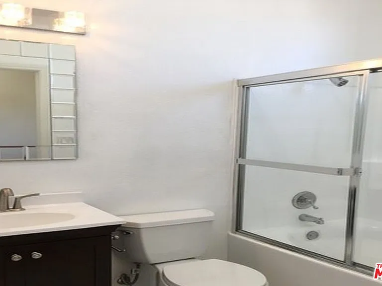 828 N Hudson Ave #207 — Photo 14