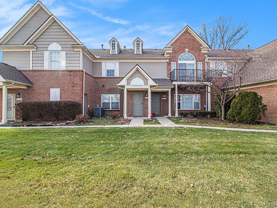 1st image of 27261 Hidden Oaks Dr
