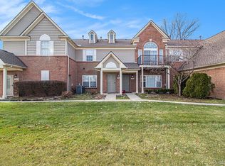 27261 Hidden Oaks Dr #36, Brownstown, MI 48183