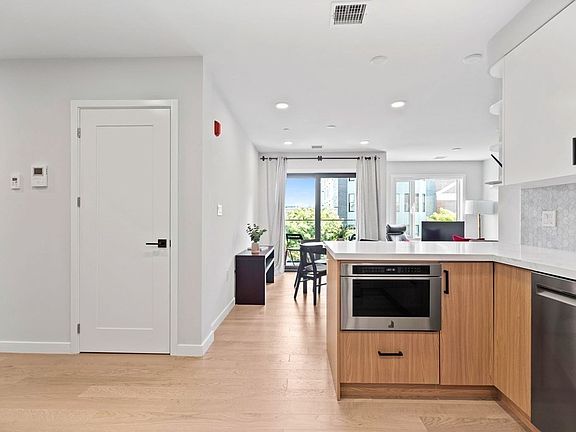 4th image of 457 W Broadway #301