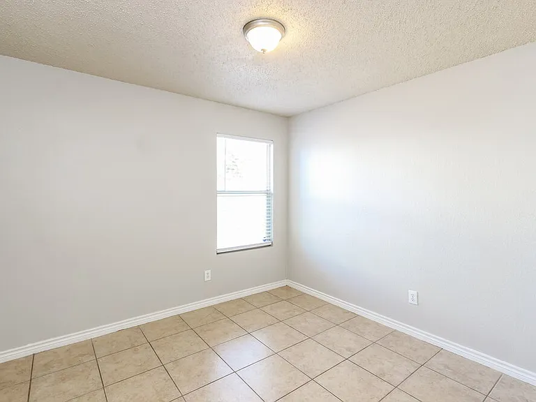 4812 Waterford Dr — Photo 12