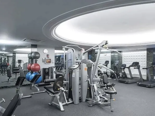 360 East 72nd Street image 10 of 15