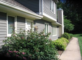 39 Village Dr, Basking Ridge, NJ 07920